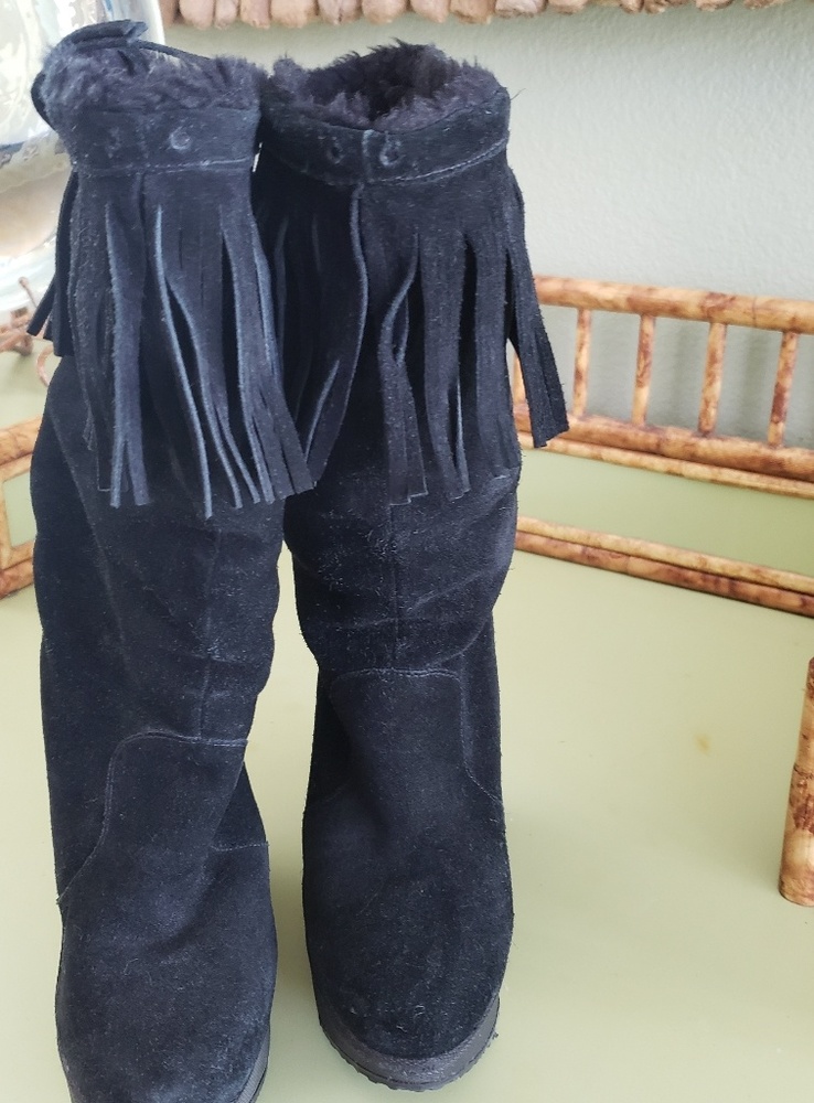Black suede wedge boots